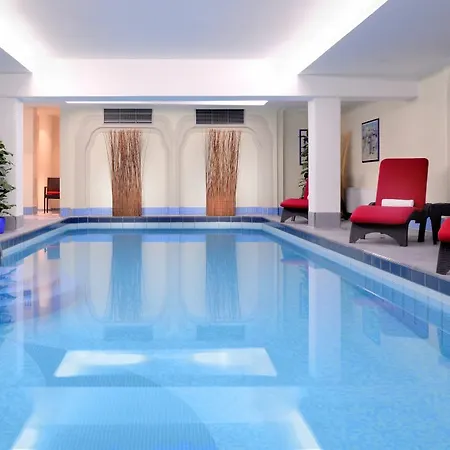 Novum Ambassador Hotel 3*