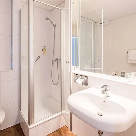Hotel Western Raphael Altona 3*
