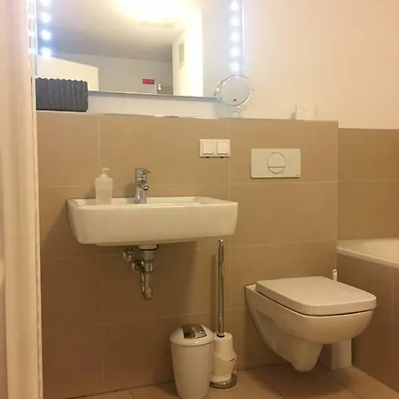 Apartment Sehr Schone, Grosse Im Reiherstiegviertel