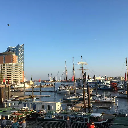 Botel Hanseat Am Baumwall *