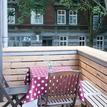 Sehr Schone, Grosse Im Reiherstiegviertel *