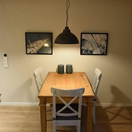 Sehr Schone Kleine Elbnahe Mit Guten Parkmoglichkeiten Apartment *