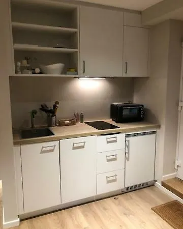 Sehr Schone Kleine Elbnahe Mit Guten Parkmoglichkeiten Apartment *