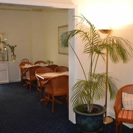 Centrum Commerz Am Bhf Altona Hotel 2*