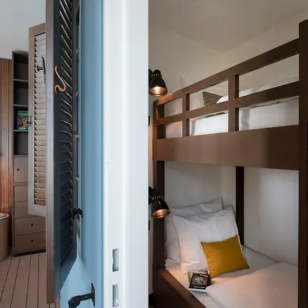 Pierdrei Hafencity מלון 4*