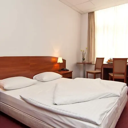 - The Niu, Fusion St. Georg By Ihg Hotel 3*