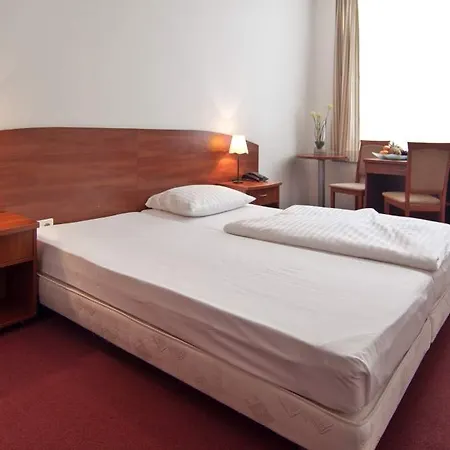 - The Niu, Fusion St. Georg By Ihg Hotel