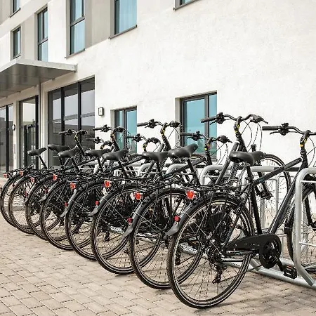 Super 8 By Wyndham Mitte Hotel