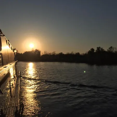 Botel Sutje