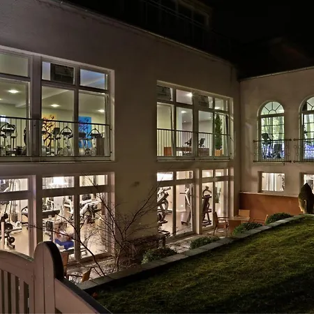 Hotell Racket 3*