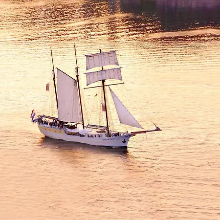 Segelschiff Mare Frisium Botel