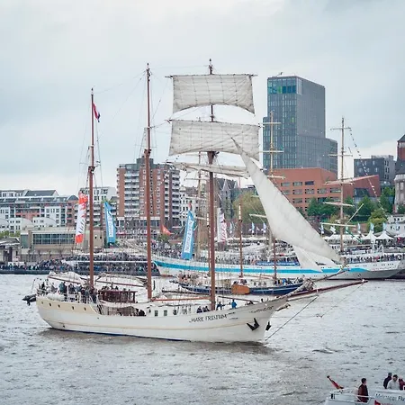Botel Segelschiff Mare Frisium