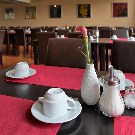 Hotel Plaza Moorfleet 3*