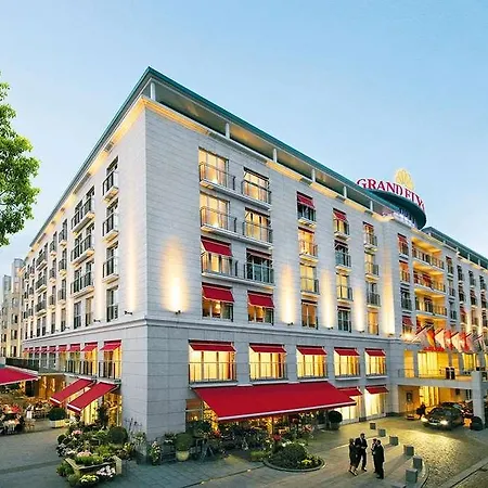 Hotel Grand Elysee 5*