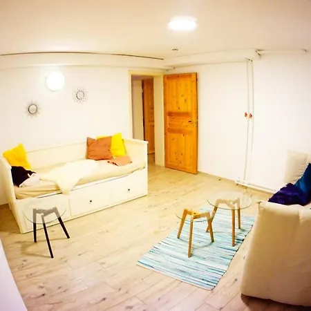 Gemuetliche 3-zkb Wc Souterrainwohnung In Bestlage Appartamento Amburgo