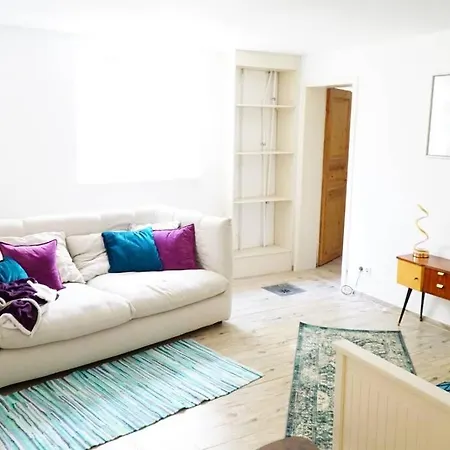 Gemuetliche 3-zkb Wc Souterrainwohnung In Bestlage 公寓