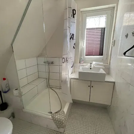 Holiday home Ruhige Doppelhaushaelfte Mit 5 Schlafzimmern Im Villenviertel Hamburg