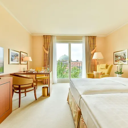 Hotel Grand Elysee 5*