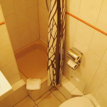 Imperial Hotel 3*