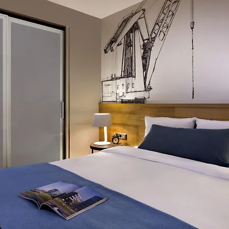 Citadines Michel 4*