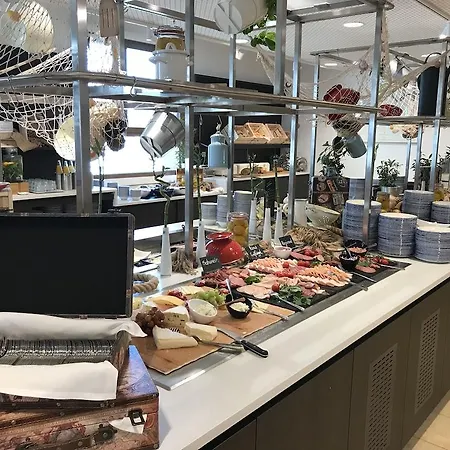 汉堡港口新城jufa酒店 4*