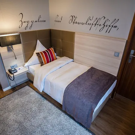 Zum Zeppelin Hotel Hamburg