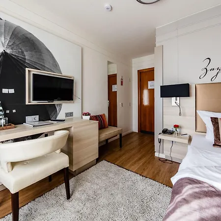 Hotel Zum Zeppelin 3*
