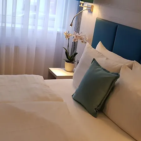 ホテル Budapester Hof 2*
