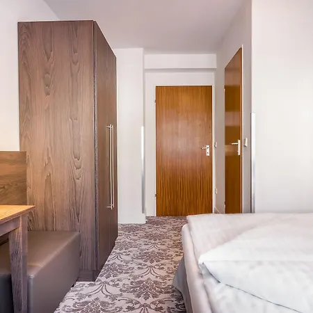 Signature Astoria Hotel
