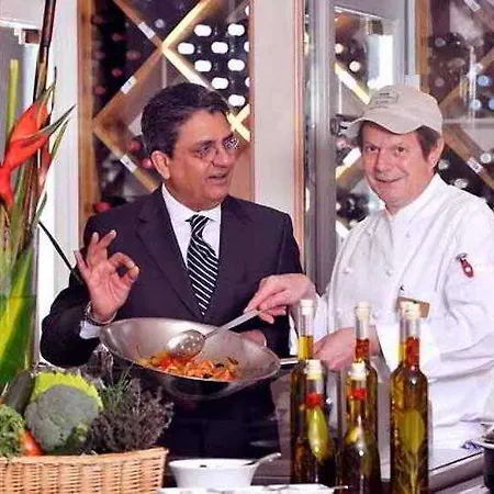 فندق كورتيارد مطار هامبورج 4*