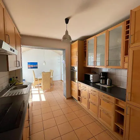 Holiday home Ruhige Doppelhaushaelfte Mit 5 Schlafzimmern Im Villenviertel Hamburg