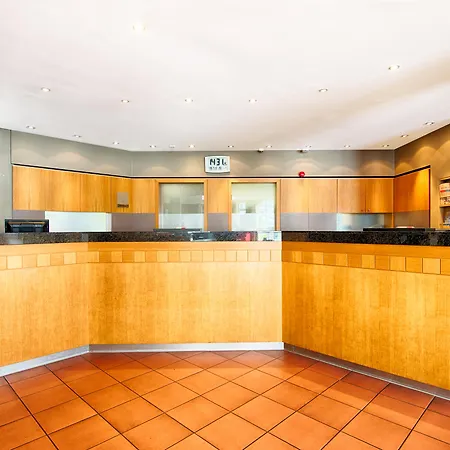 Hotell Leonardo Airport 4*