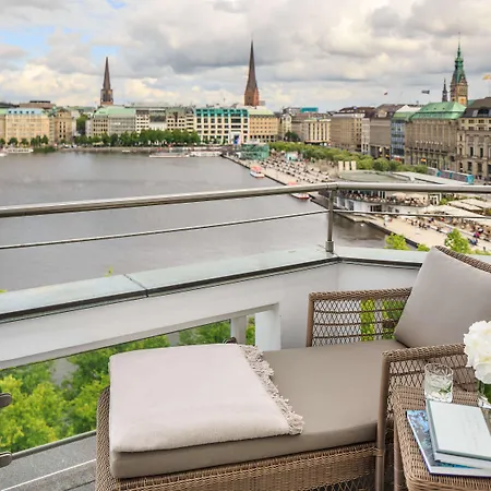 Fairmont Vier Jahreszeiten, Des Jahres 2023 & 2024- 101 Besten Hamburg