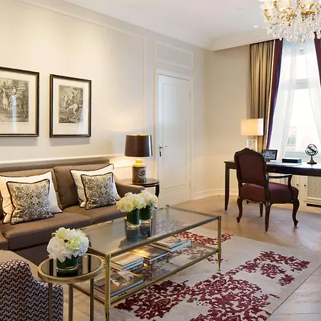 Szálloda Fairmont Vier Jahreszeiten, Des Jahres 2023 & 2024- 101 Besten 5*