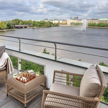 Fairmont Vier Jahreszeiten, Des Jahres 2023 & 2024- 101 Besten Szálloda Hamburg