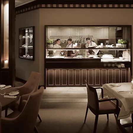 Grand Elysee Hotel 5*
