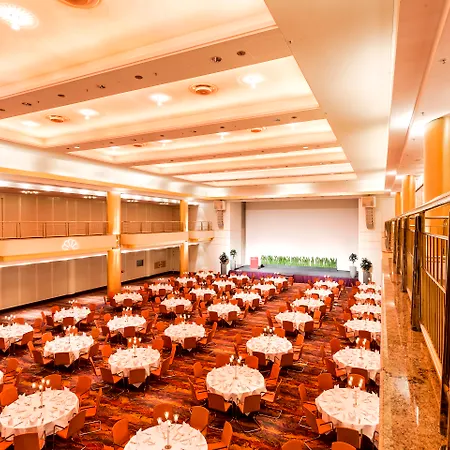 Grand Elysee Hotel 5*