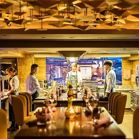 Fairmont Vier Jahreszeiten, Des Jahres 2023 & 2024- 101 Besten 5* Hamburg