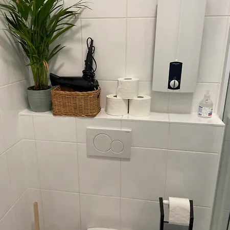 Airport Fuer 4 - Smart Tv - Kueche - Echarger Apartment
