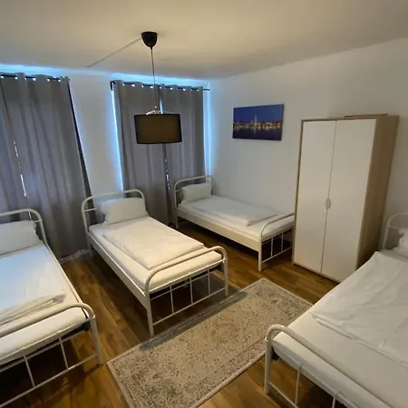 Sued- 5 Zimmer_15 Personen _ Komplett_eingerichtet