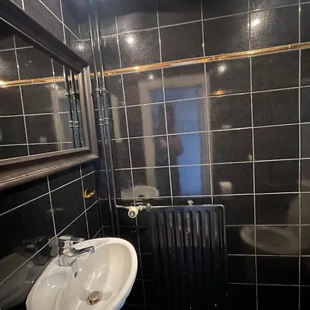 Holiday home Ruhige Doppelhaushaelfte Mit 5 Schlafzimmern Im Villenviertel