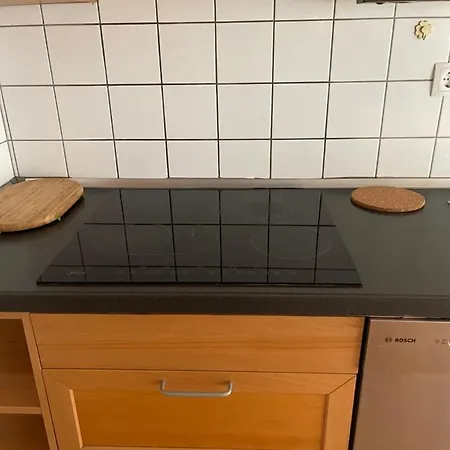 Ruhige Doppelhaushaelfte Mit 5 Schlafzimmern Im Villenviertel Holiday home Hamburg