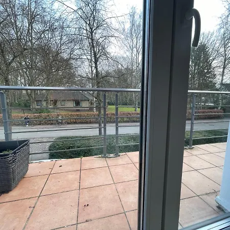 Ruhige Doppelhaushaelfte Mit 5 Schlafzimmern Im Villenviertel
