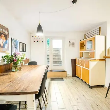 Gemuetliche 3-zkb Wc Souterrainwohnung In Bestlage *