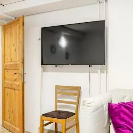 Gemuetliche 3-zkb Wc Souterrainwohnung In Bestlage *