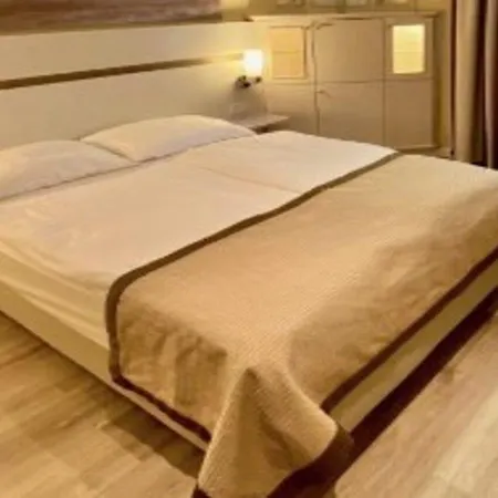 فندق Park Arena 3*