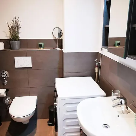 Hh 01 By Rockchair - Superhost Status - Modernes Mit Sonnigem Balkon & Premium Boxspringbetten In Winterhude - Geheimtipp Hamburg