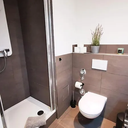 Hh 01 By Rockchair - Superhost Status - Modernes Mit Sonnigem Balkon & Premium Boxspringbetten In Winterhude - Geheimtipp Hamburg