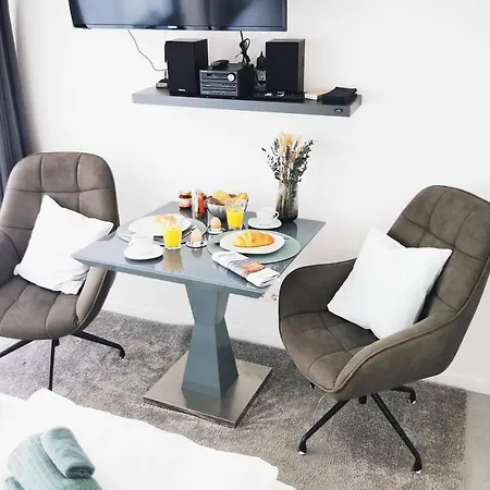 Apartment Hh 01 By Rockchair - Superhost Status - Modernes Mit Sonnigem Balkon & Premium Boxspringbetten In Winterhude - Geheimtipp
