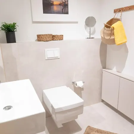 Apartment Spacious 3-bedroom Near Eilbekpark *